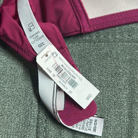 🥰🥰Victoria’s Secret Lightly Lined Wireless Scoop Bra🥰🥰 - Picture 8 of 8